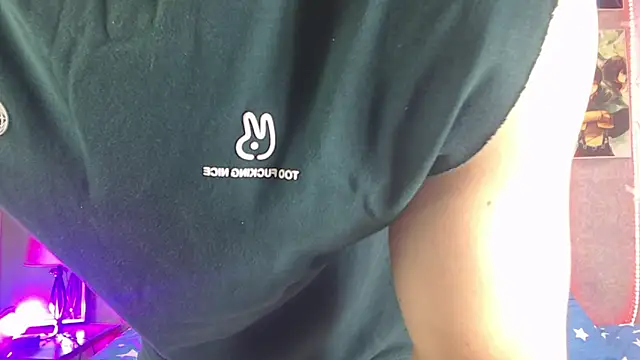 Snapshot of LiamAndrewzz chatting on 09/19/25, 04:51 LiamAndrewzz online show from 09/19/25, 04:51