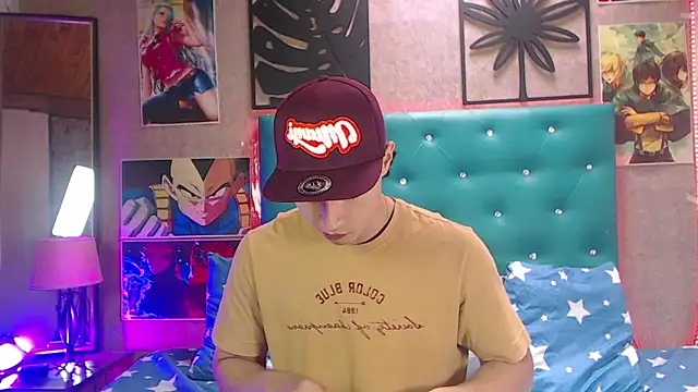 Snapshot of LiamAndrewzz chatting on 09/30/25, 04:56 LiamAndrewzz online show from 09/30/25, 04:56