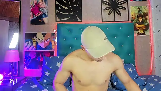 Snapshot of LiamAndrewzz chatting on 10/01/25, 09:32 LiamAndrewzz online show from 10/01/25, 09:32