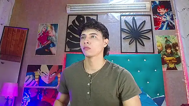 Snapshot of LiamAndrewzz chatting on 12/01/25, 04:56 LiamAndrewzz online show from 12/01/25, 04:56