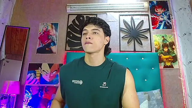 Snapshot of LiamAndrewzz chatting on 12/17/25, 08:04 LiamAndrewzz online show from 12/17/25, 08:04