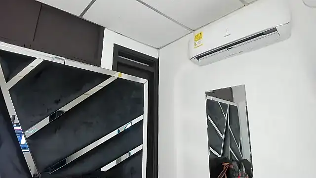 Snapshot of Rubyxht chatting on 11/13/25, 12:37 Rubyxht online show from 11/13/25, 12:37