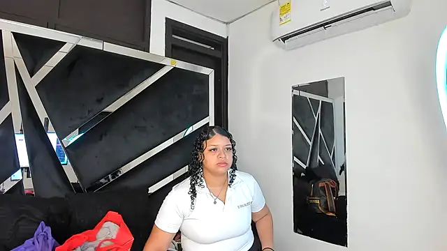 Snapshot of Rubyxht chatting on 11/14/25, 12:26 Rubyxht online show from 11/14/25, 12:26