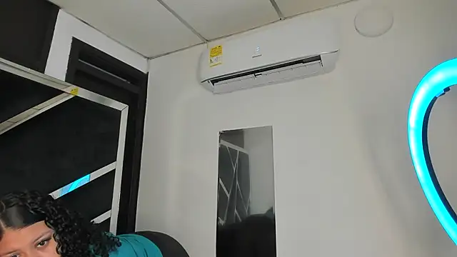 Snapshot of Rubyxht chatting on 11/16/25, 12:33 Rubyxht online show from 11/16/25, 12:33