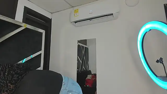 Snapshot of Rubyxht chatting on 11/26/25, 12:39 Rubyxht online show from 11/26/25, 12:39