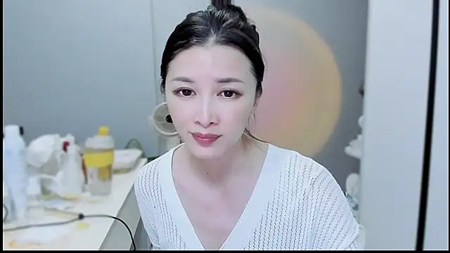 Snapshot of A_dabo chatting on 10/29/25, 02:19 A dabo online show from 10/29/25, 02:19