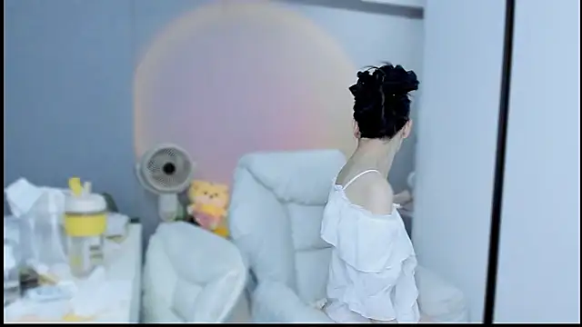 Snapshot of A_dabo chatting on 11/03/25, 01:34 A dabo online show from 11/03/25, 01:34