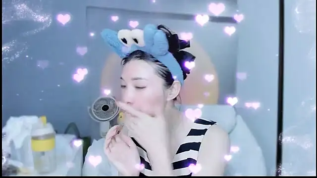 Snapshot of A_dabo chatting on 11/04/25, 02:49 A dabo online show from 11/04/25, 02:49