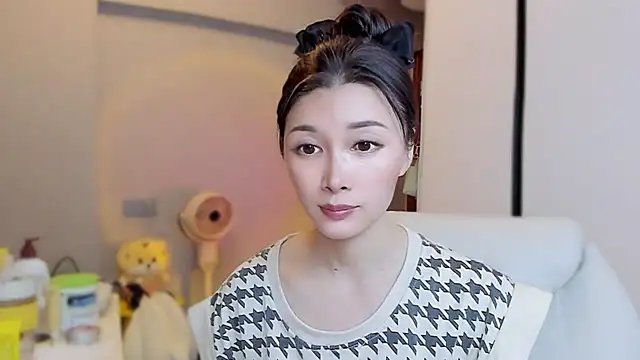 Snapshot of A_dabo chatting on 11/28/25, 07:05 A dabo online show from 11/28/25, 07:05