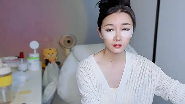 Snapshot of A_dabo chatting on 12/03/25, 07:49 A dabo online show from 12/03/25, 07:49