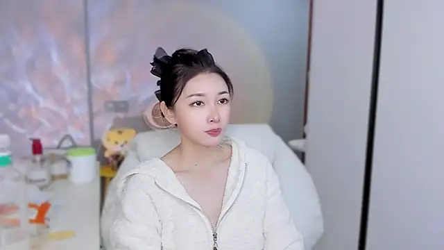 Snapshot of A_dabo chatting on 12/14/25, 09:14 A dabo online show from 12/14/25, 09:14