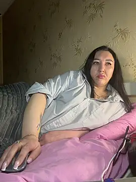 Naughtbaby 2025 online show from 05/04/26, 01:34