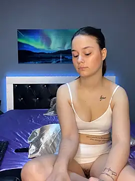 Snapshot of Siena_Amaris chatting on 03/13/25, 09:43 Siena Amaris online show from 03/13/25, 09:43