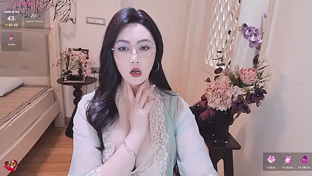 Snapshot of Tingdie chatting on 10/19/25, 06:30 Tingdie online show from 10/19/25, 06:30