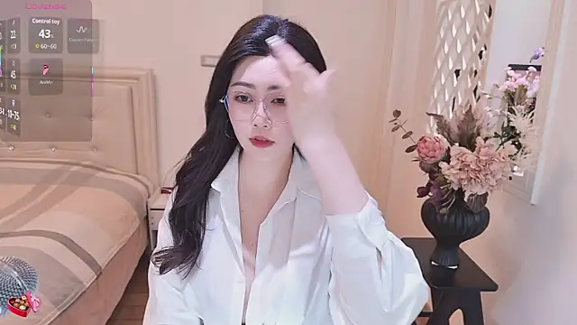 Snapshot of Tingdie chatting on 11/30/25, 02:32 Tingdie online show from 11/30/25, 02:32