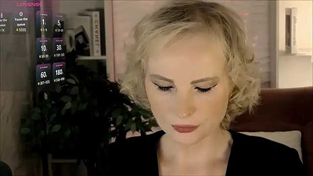 Snapshot of Sandra_Kind chatting on 10/23/25, 05:51 Sandra Kind online show from 10/23/25, 05:51