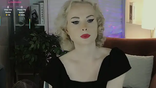 Snapshot of Sandra_Kind chatting on 11/11/25, 05:29 Sandra Kind online show from 11/11/25, 05:29