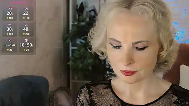 Snapshot of Sandra_Kind chatting on 11/20/25, 05:40 Sandra Kind online show from 11/20/25, 05:40