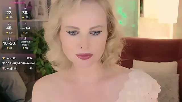 Snapshot of Sandra_Kind chatting on 07/28/26, 11:17 Sandra Kind online show from 07/28/26, 11:17