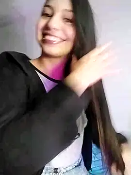 Snapshot of Nat_XxX chatting on 03/08/25, 04:39 Nat XxX online show from 03/08/25, 04:39