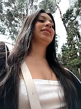 Snapshot of Nat_XxX chatting on 10/22/25, 06:07 Nat XxX online show from 10/22/25, 06:07