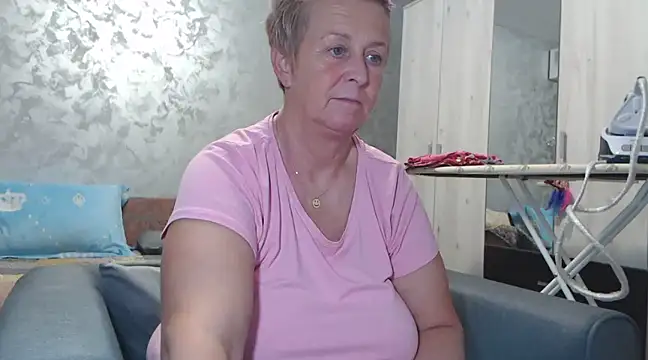 RosesandLillies online show from 12/04/24, 06:17