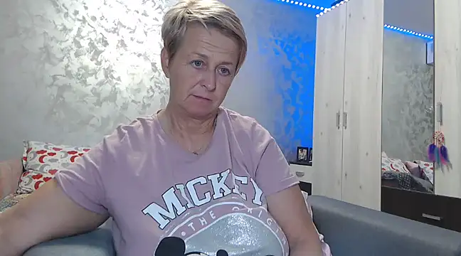 RosesandLillies online show from 12/13/24, 06:05