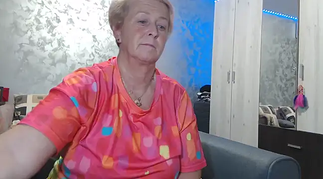 RosesandLillies online show from 01/18/25, 07:26