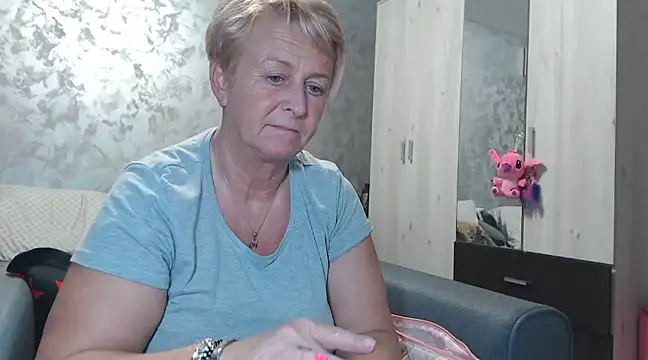 RosesandLillies online show from 02/12/25, 05:16