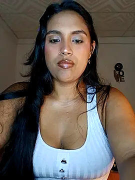 Snapshot of victoria_roussee chatting on 09/19/25, 04:03 victoria roussee online show from 09/19/25, 04:03