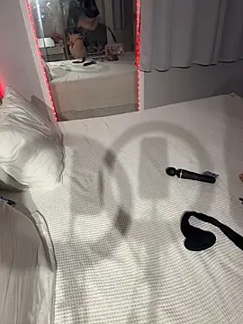 Snapshot of segb chatting on 12/04/25, 03:43 segb online show from 12/04/25, 03:43