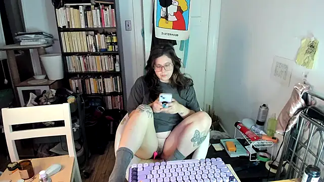 Snapshot of Rosiee69_ chatting on 11/17/25, 09:42 Rosiee69 online show from 11/17/25, 09:42