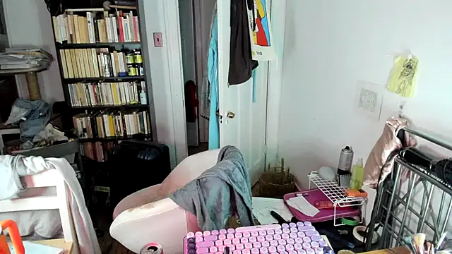 Snapshot of Rosiee69_ chatting on 11/27/25, 12:29 Rosiee69 online show from 11/27/25, 12:29