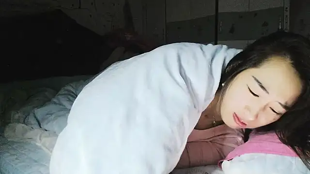 hebe-02 online show from 11/20/25, 02:39