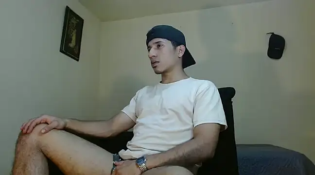 Snapshot of AngelHil chatting on 02/23/25, 10:42 AngelHil online show from 02/23/25, 10:42