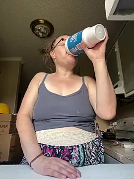 HTXBELLE online show from 12/13/25, 08:25