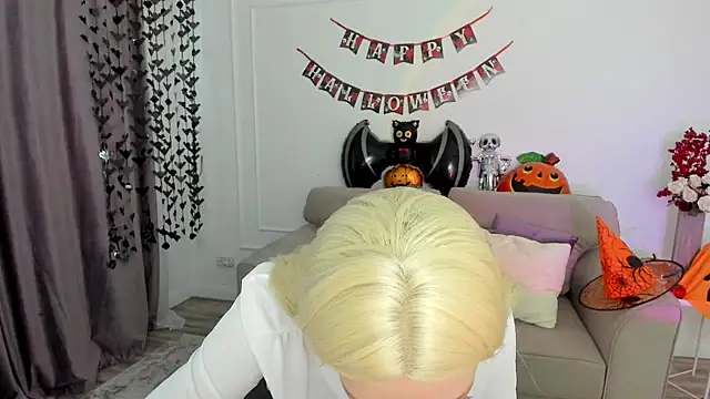 Snapshot of AmandaGracy_1 chatting on 10/30/25, 04:25 AmandaGracy 1 online show from 10/30/25, 04:25