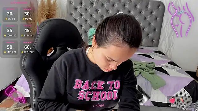 Snapshot of Kath_latorre chatting on 11/16/25, 01:17 Kath latorre online show from 11/16/25, 01:17