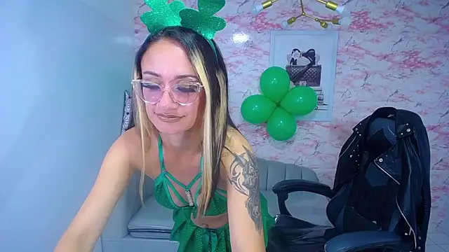 emily rousse t online show from 03/17/25, 10:06
