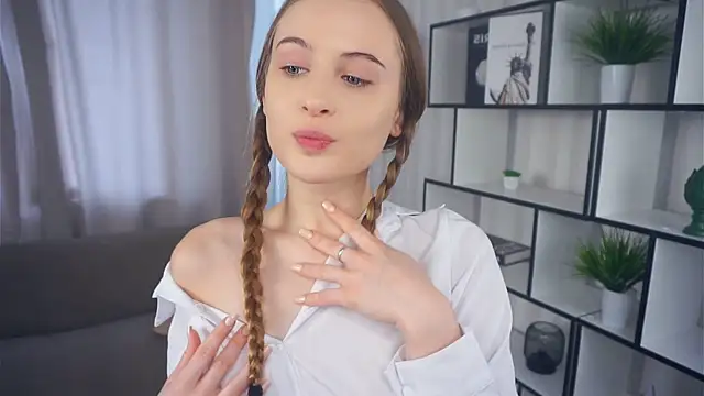 QuennaCoote online show from 09/27/25, 06:18