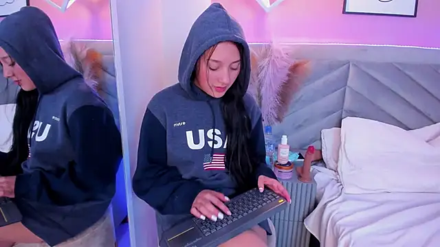 Cristal collinss online show from 02/20/25, 03:19