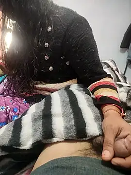 Snapshot of indian_couple4 chatting on 01/19/26, 08:18 indian couple4 online show from 01/19/26, 08:18