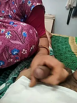 Snapshot of indian_couple4 chatting on 05/18/26, 05:35 indian couple4 online show from 05/18/26, 05:35
