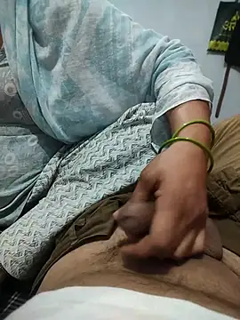 Snapshot of indian_couple4 chatting on 07/12/26, 04:53 indian couple4 online show from 07/12/26, 04:53