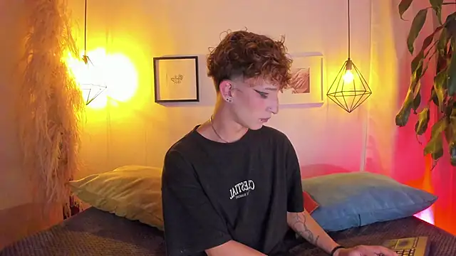 iiangel  online show from 10/10/25, 03:38