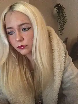 Snapshot of Blondie_Sofia_Essexbabe chatting on 10/21/25, 09:48 Blondie Sofia Essexbabe online show from 10/21/25, 09:48