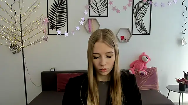 AnnNorriss online show from 02/18/25, 08:16