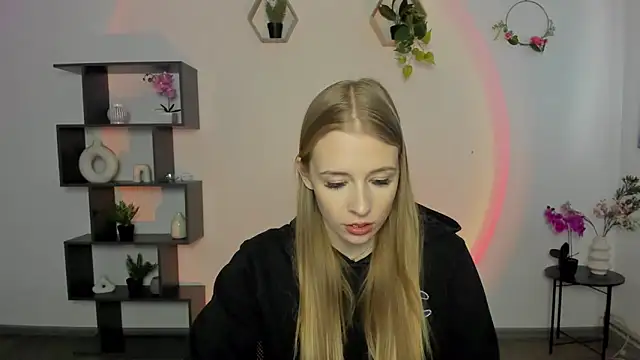 AnnNorriss online show from 03/17/25, 01:08