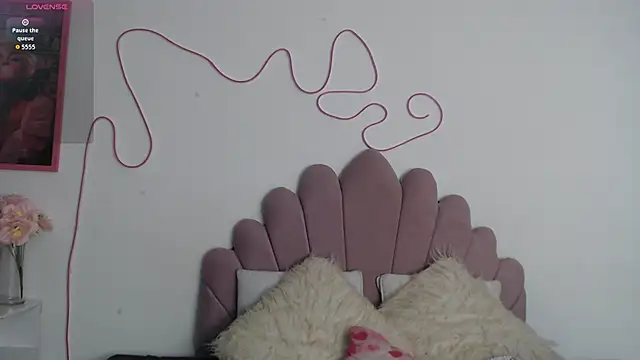 emily-777 online show from 09/17/25, 10:44