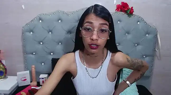 Karla SlutSkinny online show from 02/21/25, 03:01
